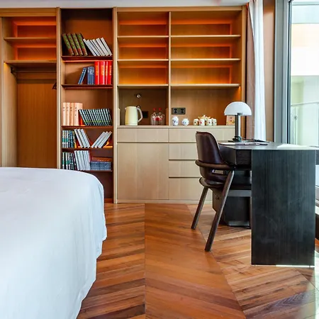 Purple Horse Hotel &Beijing Hutong Designer Boutique Garden Hotel&French Window&Close To The Imperial Palace&Tian'Anmen&Wangfujing&Nanluogu Lane&Lama Temple&360-Degree Viewing Terrace Bar&Roof Swimming Pool&Private Bathtub&Free Laundry&Gym&Family Sui Exterior photo